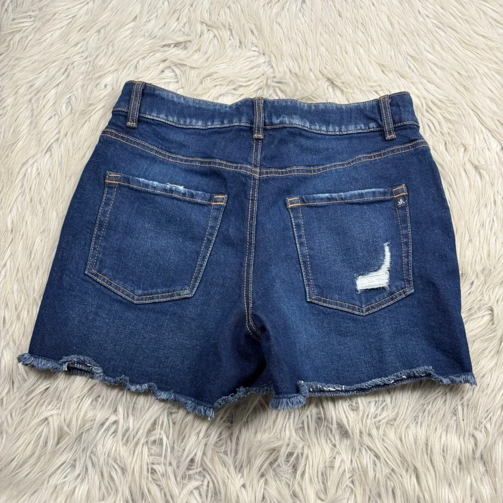 Maurices Women's 8 Medium Wash Bandana Patch Distressed Denim Shorts Americana